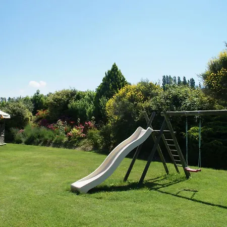 In With Pool & Garden Σπίτι διακοπών